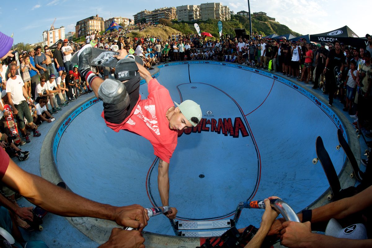 Daniel Cuervo. Invert to fakie on the ladder. Photo: J. Hay